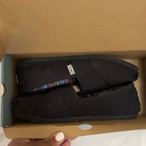 Black toms